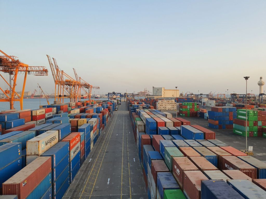 Managed Kubernetes Made Easy: Unveiling the Power of AKS and&nbsp;EKS